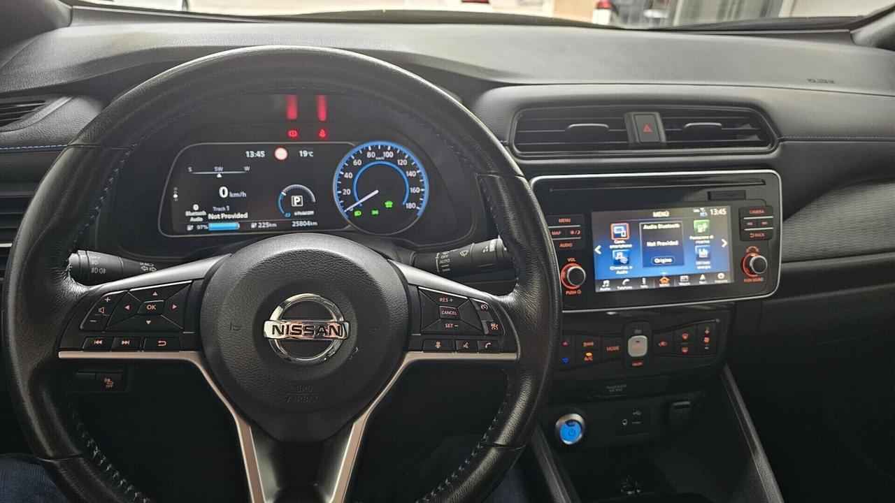 Nissan Leaf Acenta 40 kWh Hatchback 25.000 KM