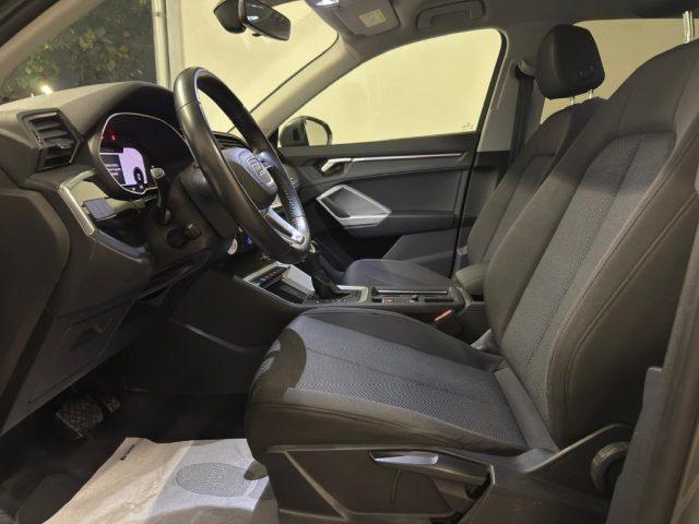 AUDI Q3 35 TDI quattro Business