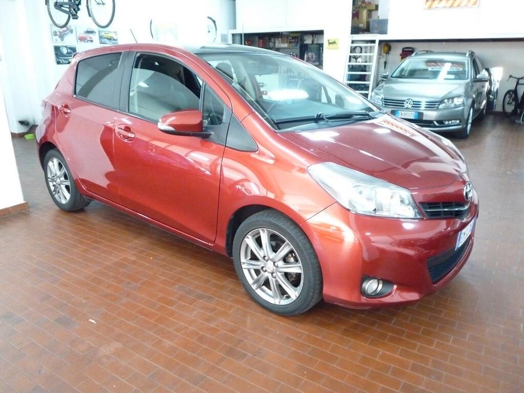 Toyota Yaris 1.3 5 porte Lounge