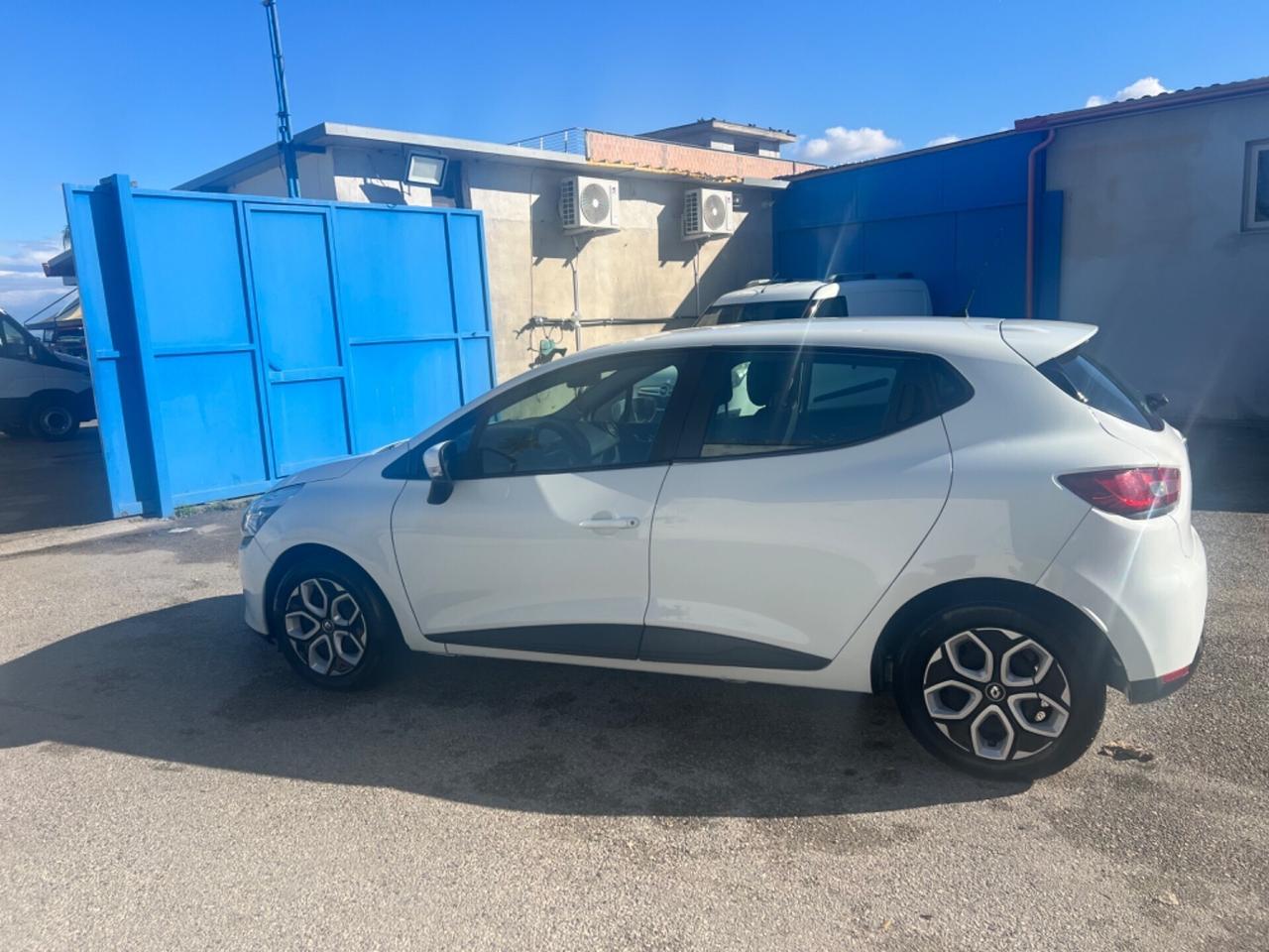 Renault clio 1.2 benz.-full-2013