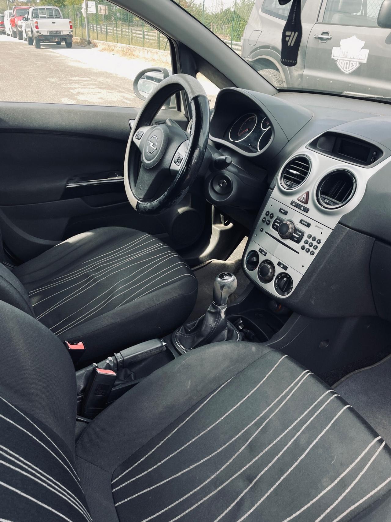 Opel Corsa 1.2 5 porte Cosmo