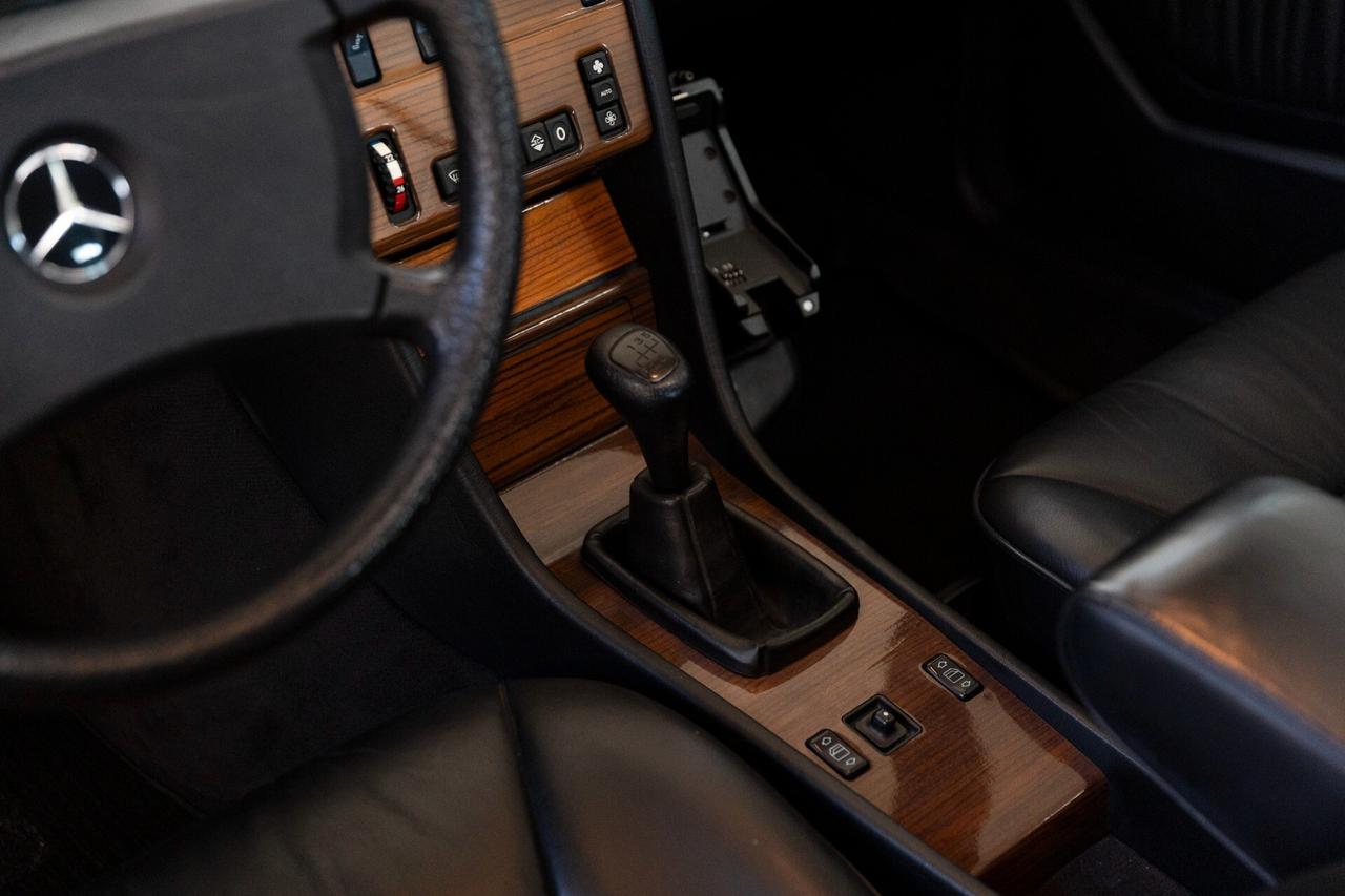 Mercedes-benz 300 CE cat Coupé