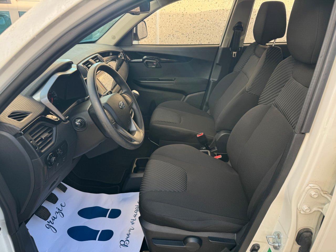 Mahindra KUV100 1.2 K8