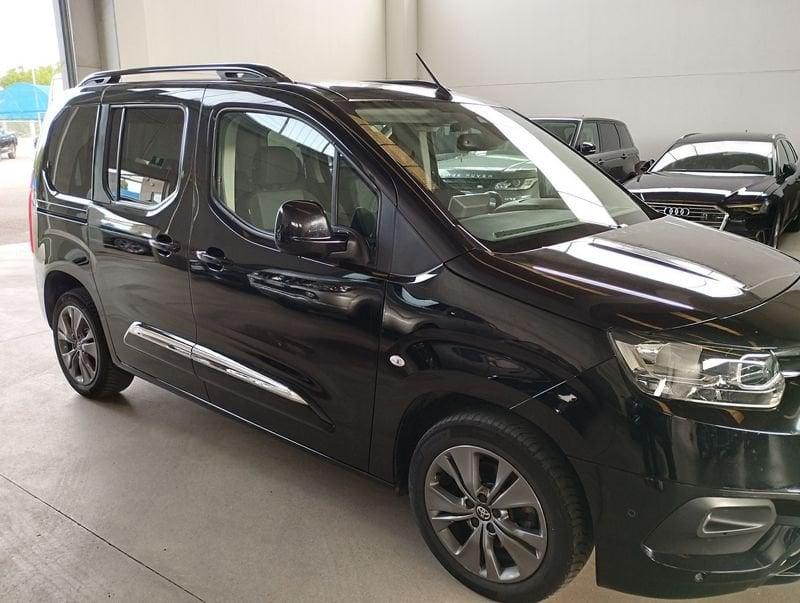 Toyota Proace City Verso 1.5D 130 CV S&S Short A/T Luxury