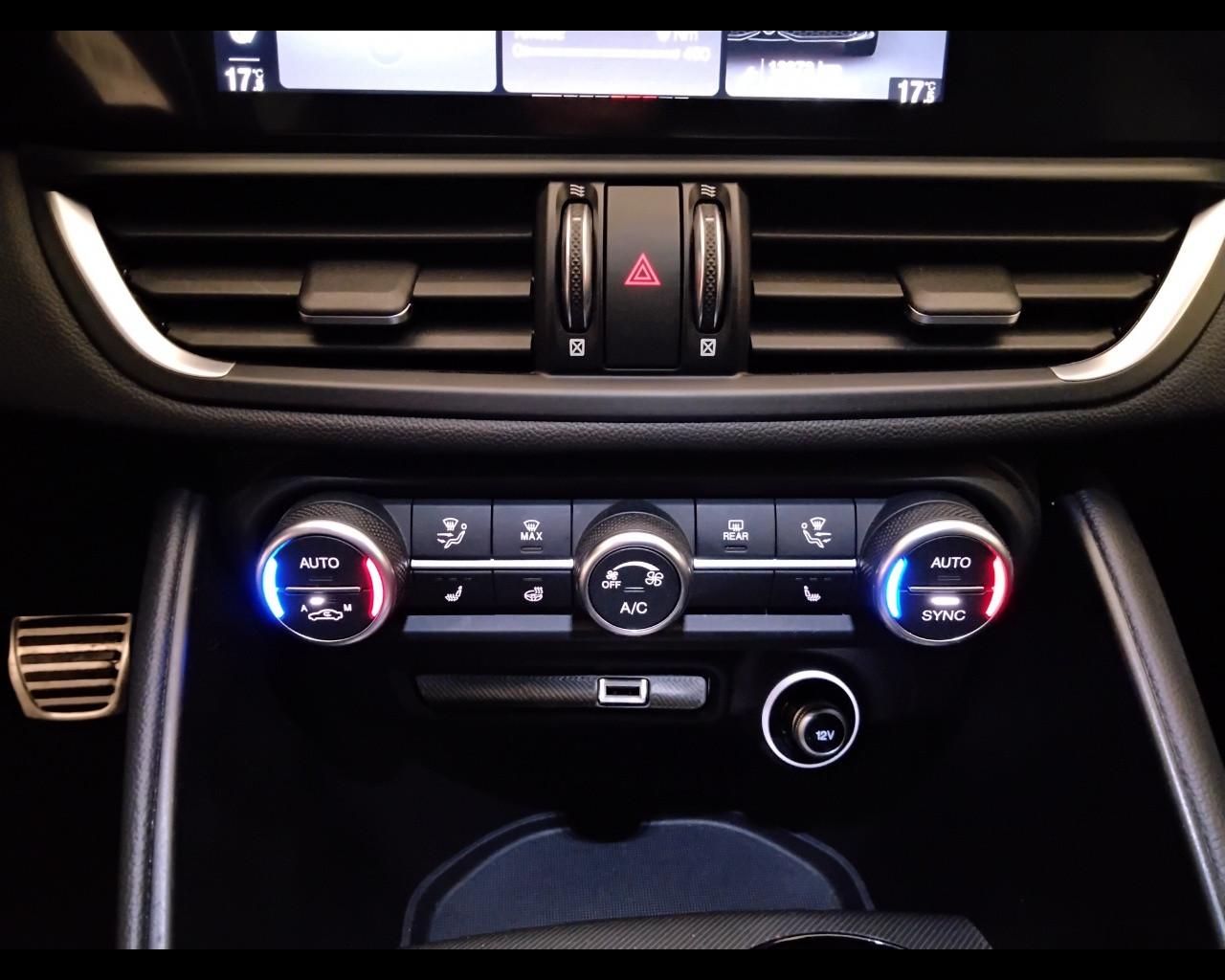 ALFA ROMEO Giulia 2023 - Giulia 2.2 t Competizione 160cv auto