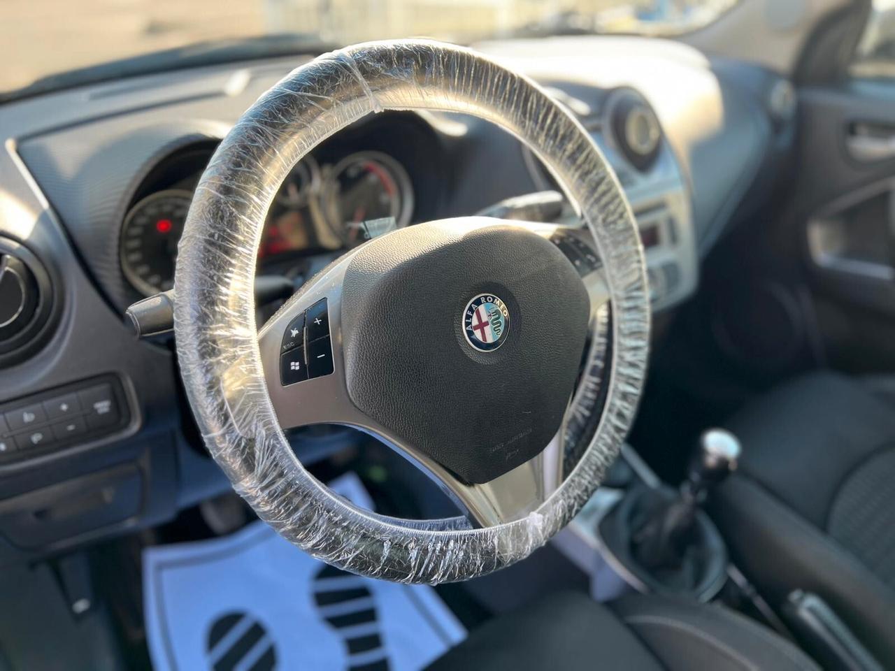 Alfa Romeo MiTo 1.6 JTDm 16V Distinctive Sport Pack