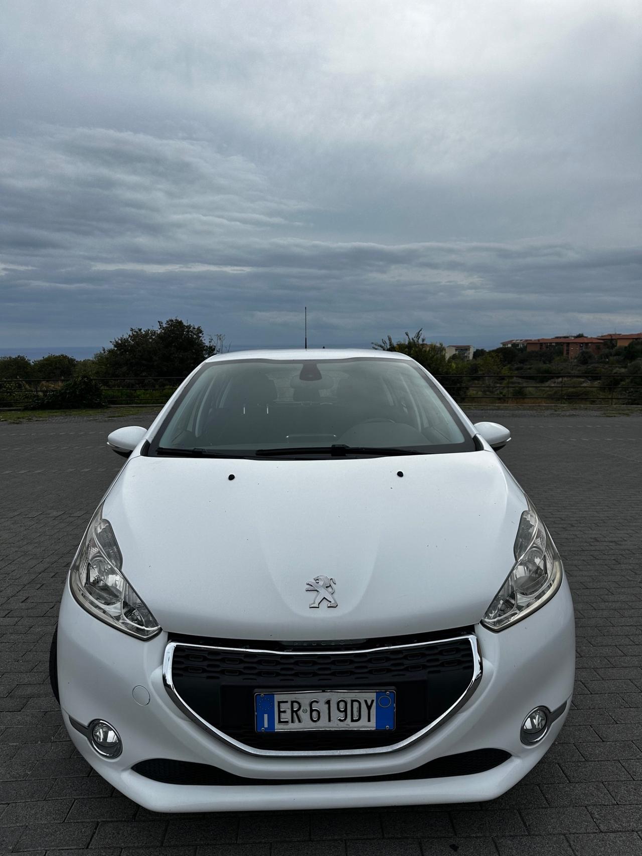 Peugeot 208 1.6 e-HDi 92 CV Stop&Start 5 porte Allure