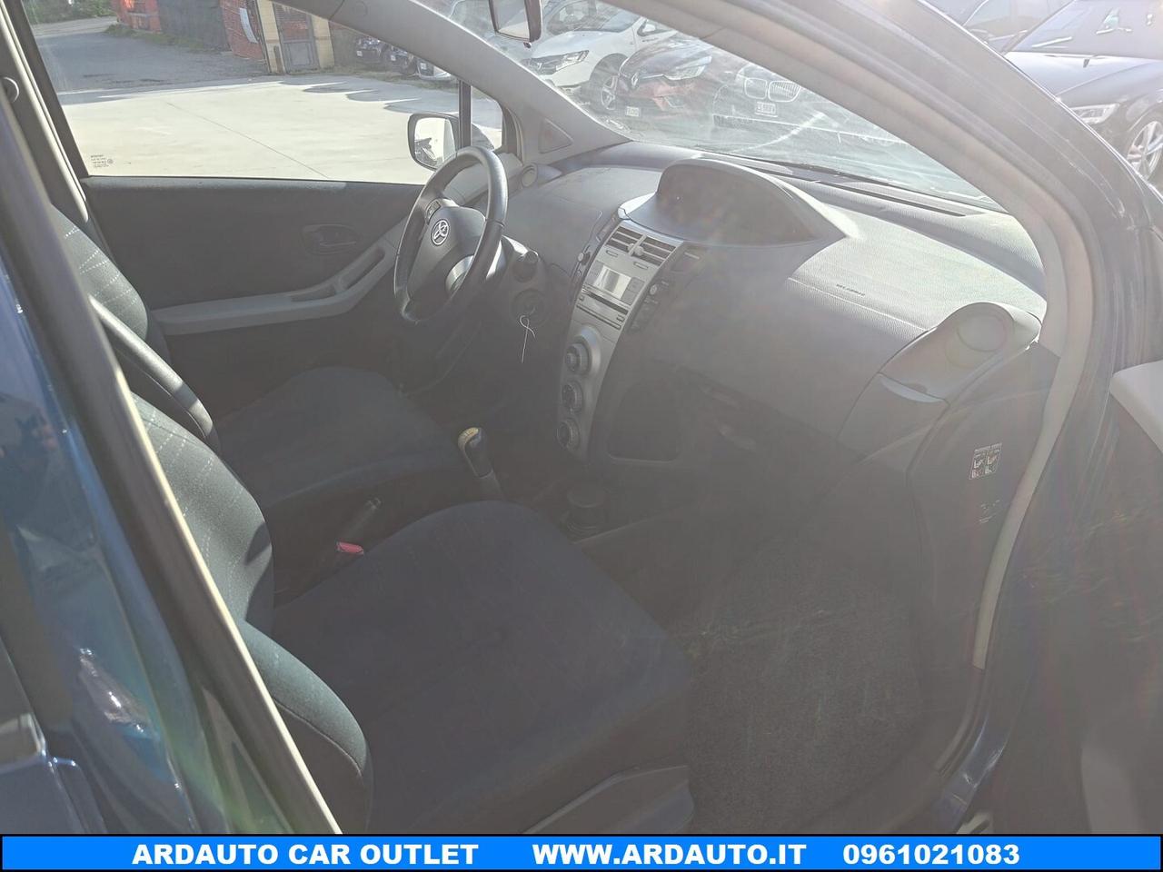 Toyota Yaris 1.0 Sol