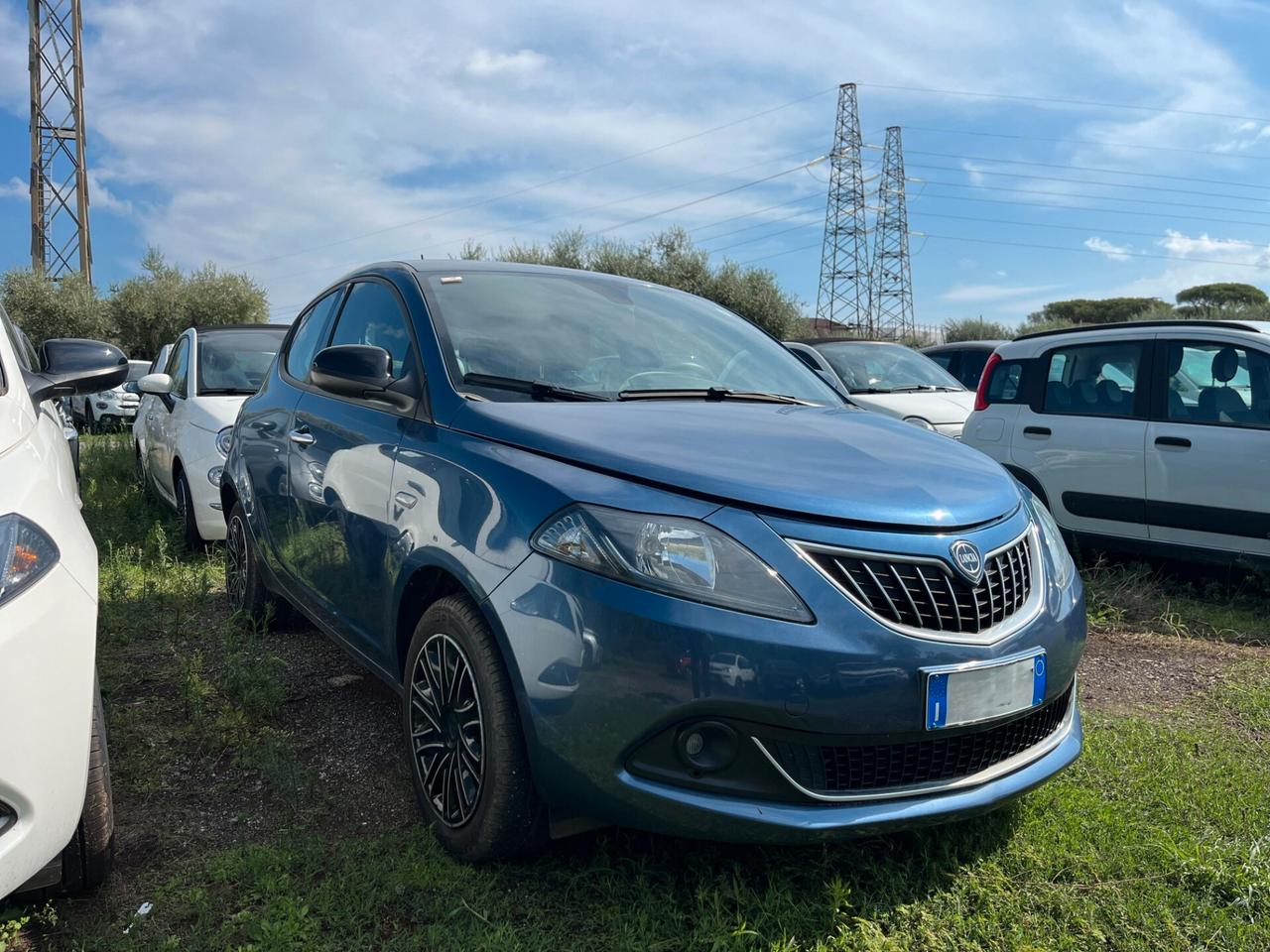 Lancia Ypsilon 1.0 FireFly 5 porte S&S Hybryd Gold