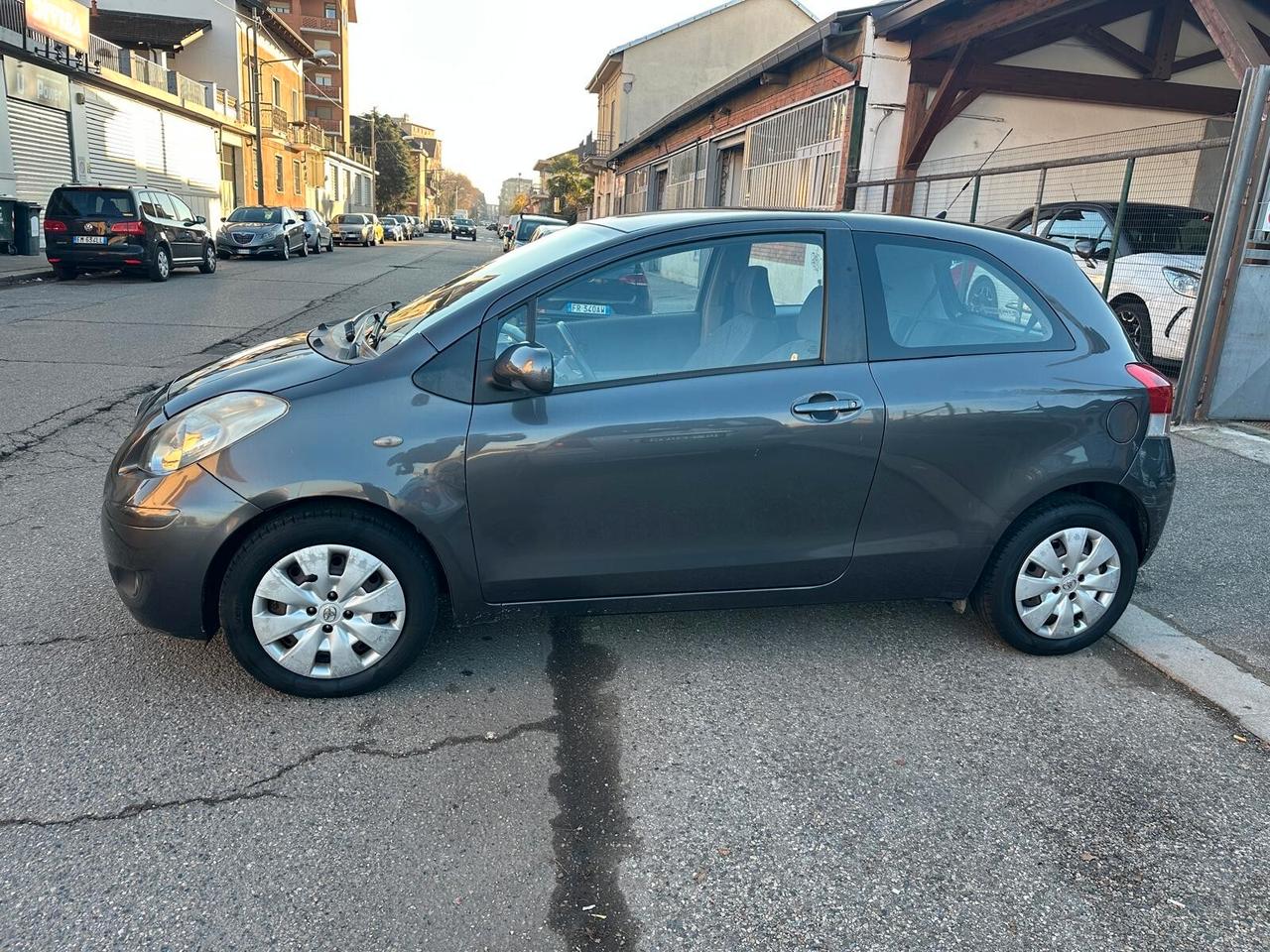 Toyota Yaris 1.0 3 porte Sol