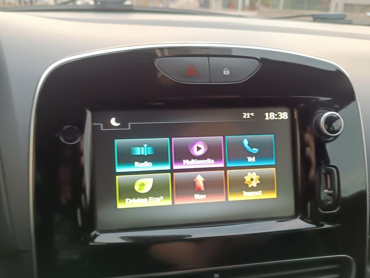 RENAULT Clio TCe 12V 90 CV 5 porte Moschino Intens