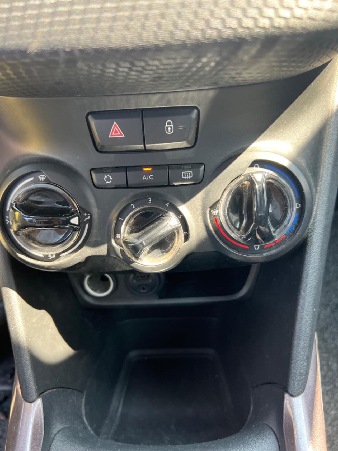 Peugeot 2008 PureTech 82 Active Automatico