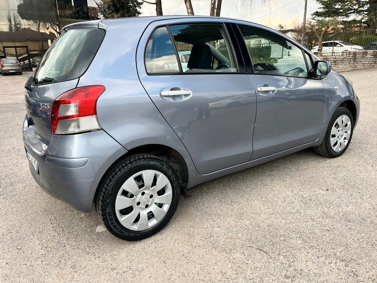 Toyota Yaris 1.0 5 porte Sol