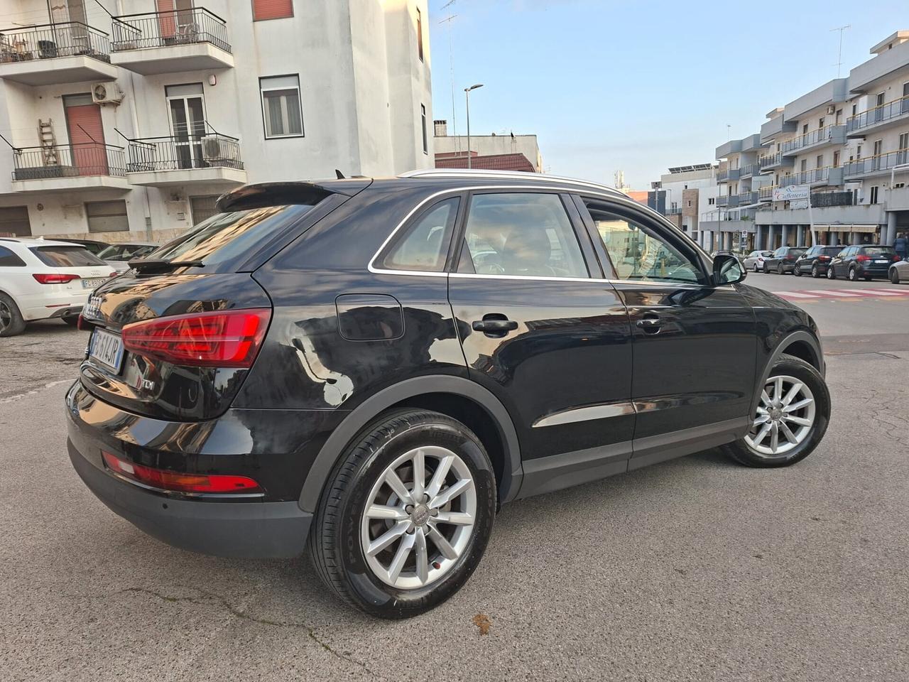 Audi Q3 2.0 TDI * Navi * Full Led * Garantita 12 Mesi