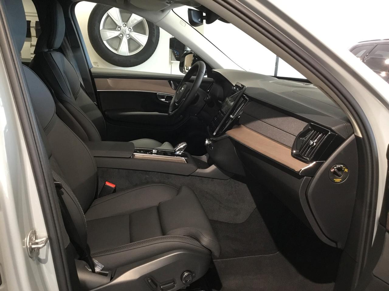 Volvo XC 90 T8 AWD automatico 7 posti PLUS DARK