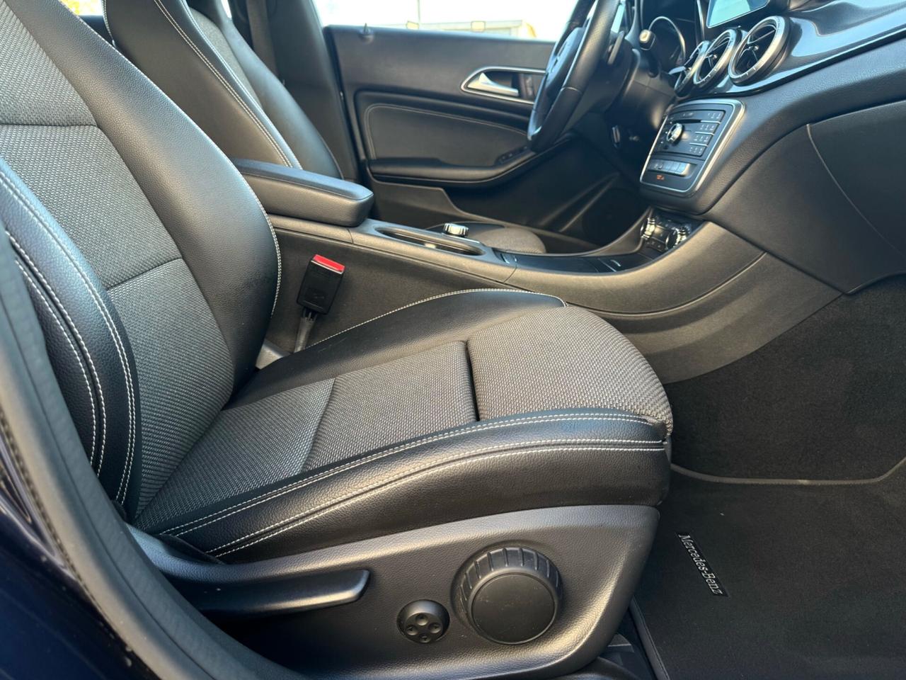 MERCEDES CLA 200d S.B. Sport - Tetto Led Navi