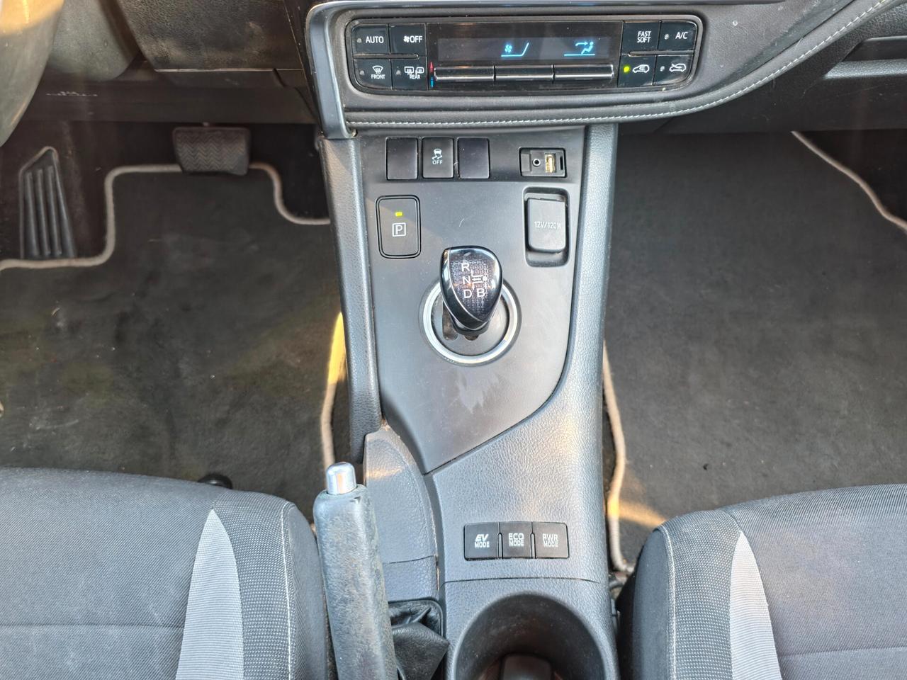 Toyota Auris 1.8 Hybrid Lounge E6 Automatico NEO 2018