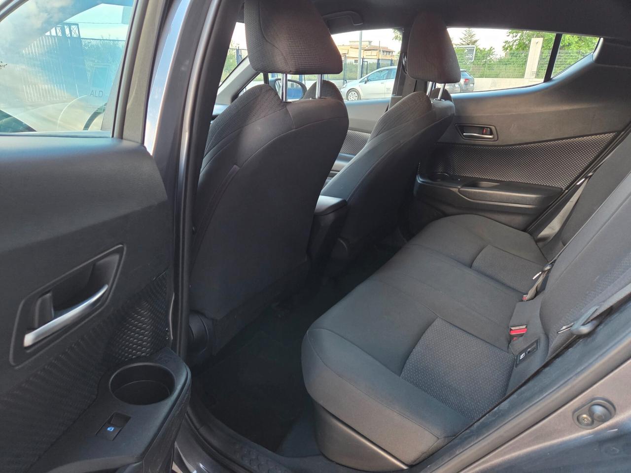 Toyota C-HR 1.8 Hybrid E-CVT Active