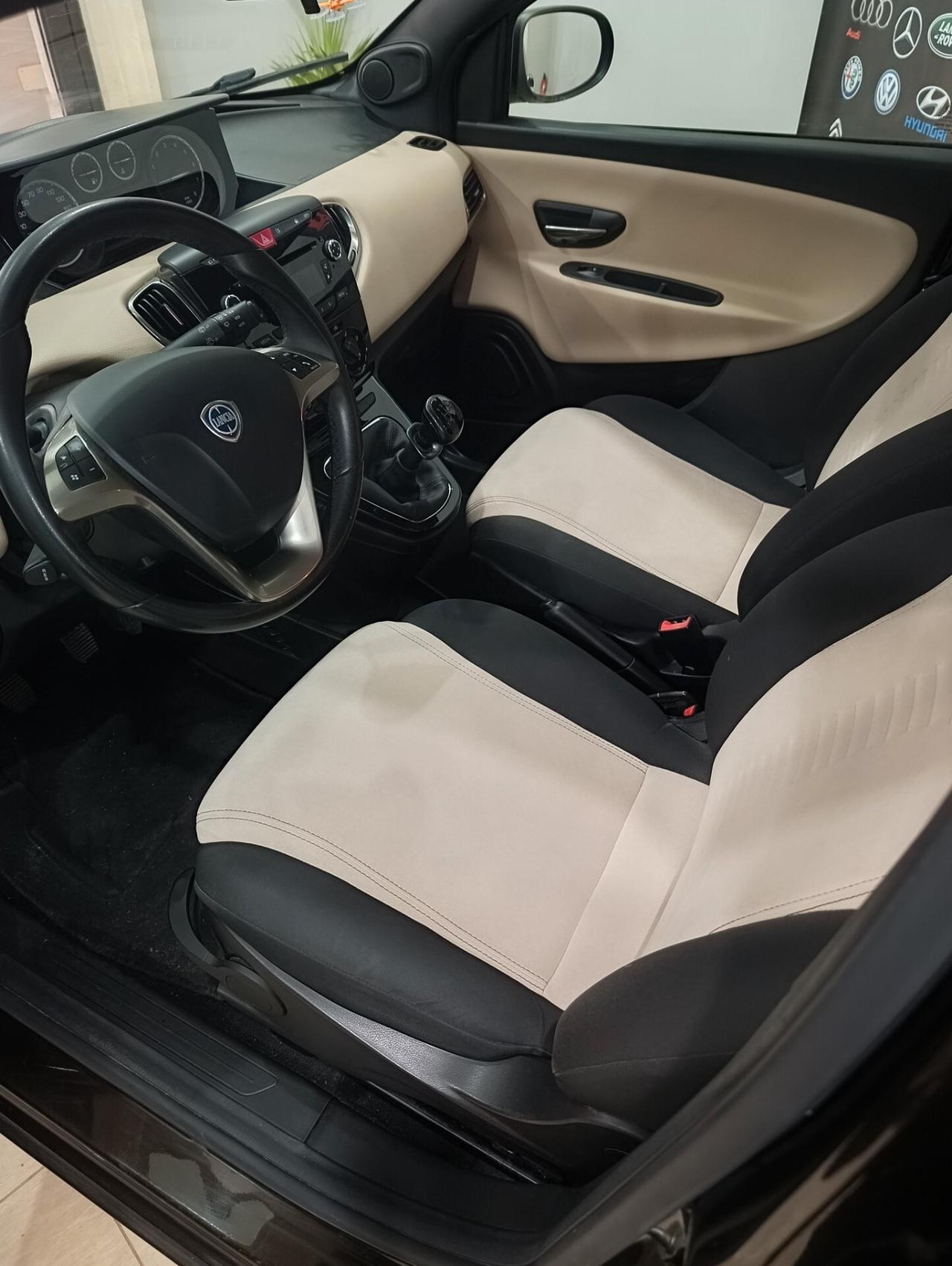 Lancia Ypsilon 1.2 69 CV 5 porte Gold