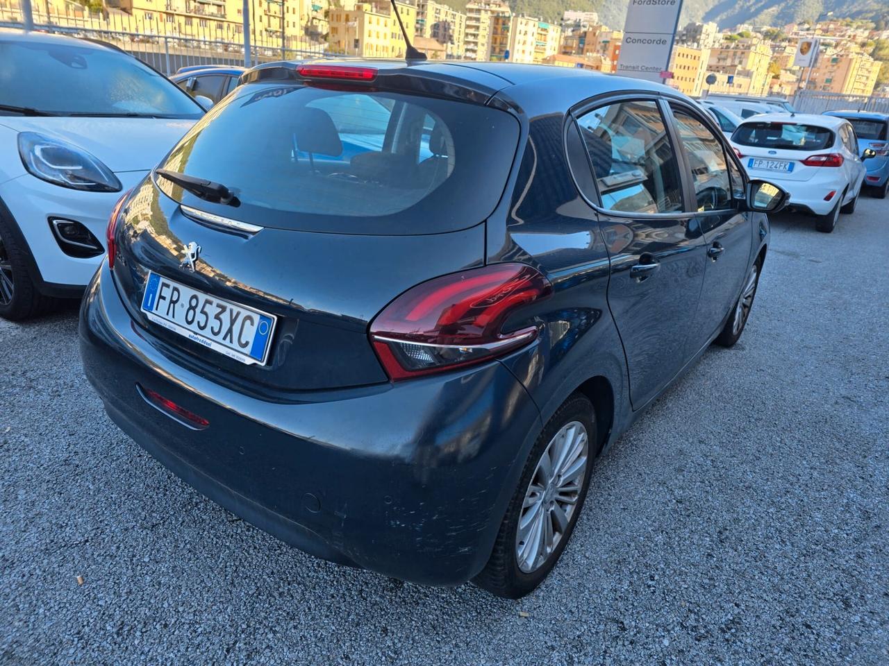Peugeot 208 PureTech 82 5 porte Allure