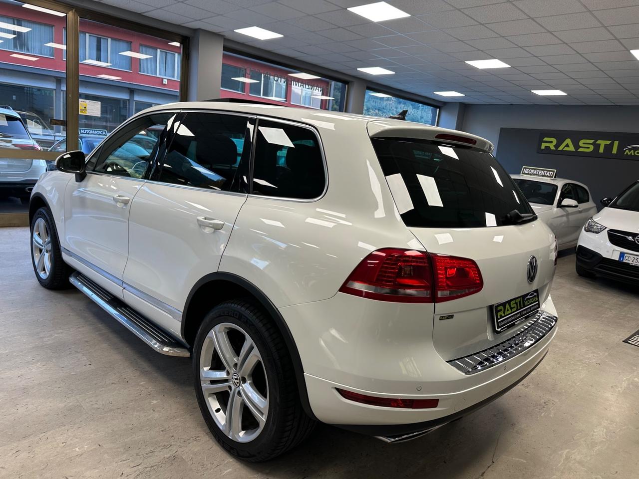 Volkswagen Touareg 3.0 TDI 245 CV tiptronic BlueMotion Techn. Executive