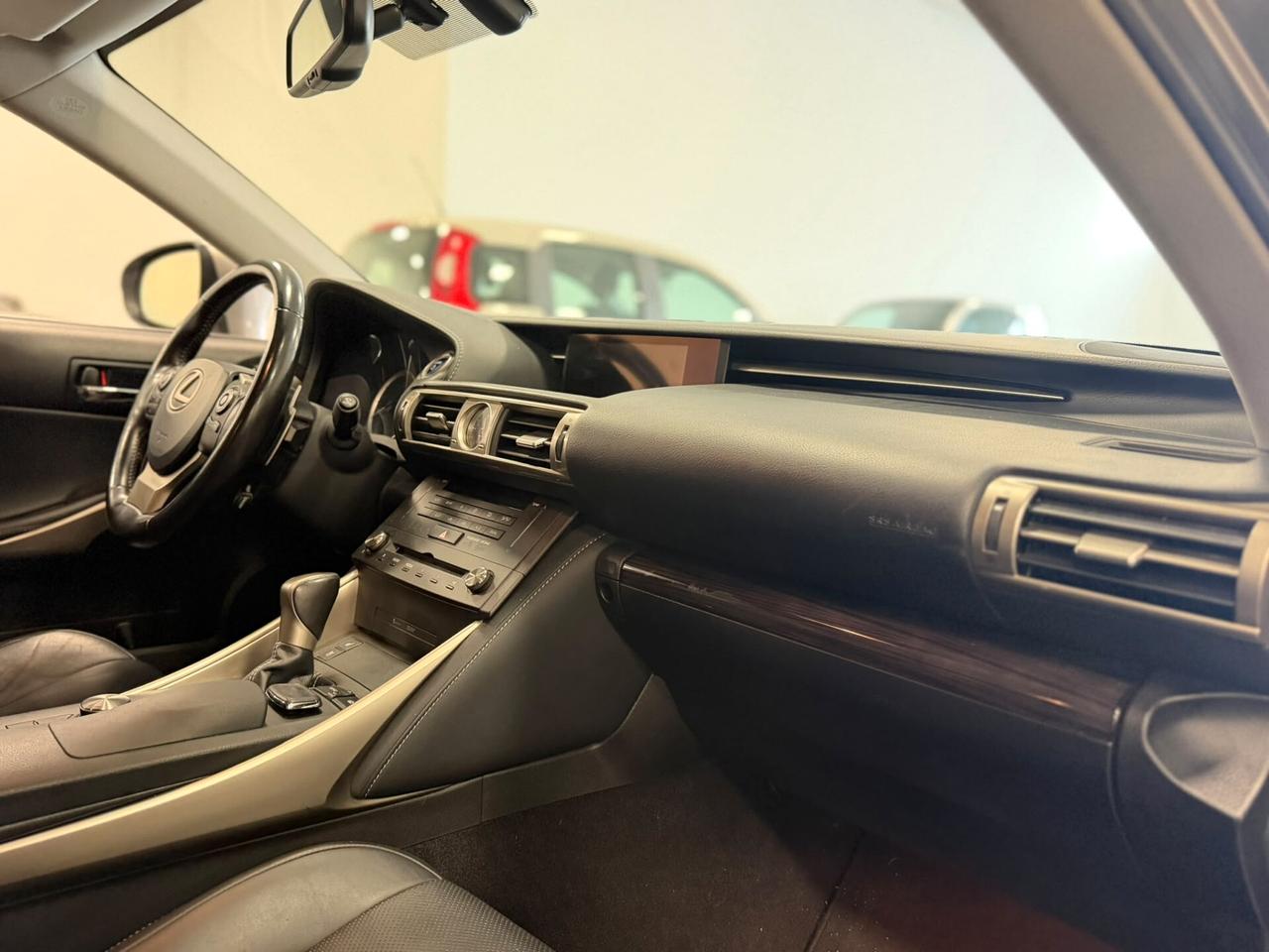 Lexus IS Hybrid FSport