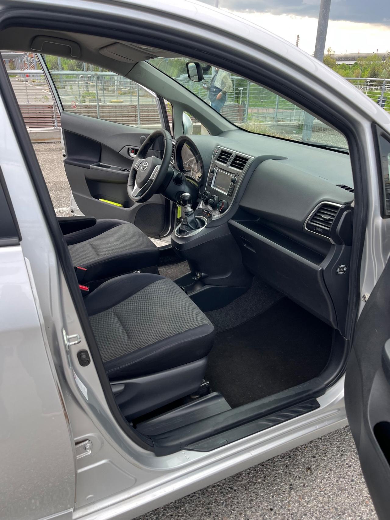 Toyota Verso-S 1.3 MT Active