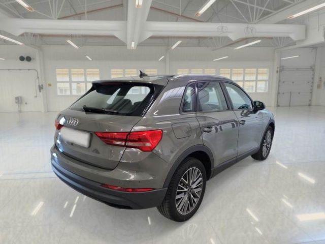 AUDI Q3 35 TDI S tronic Business Advanced