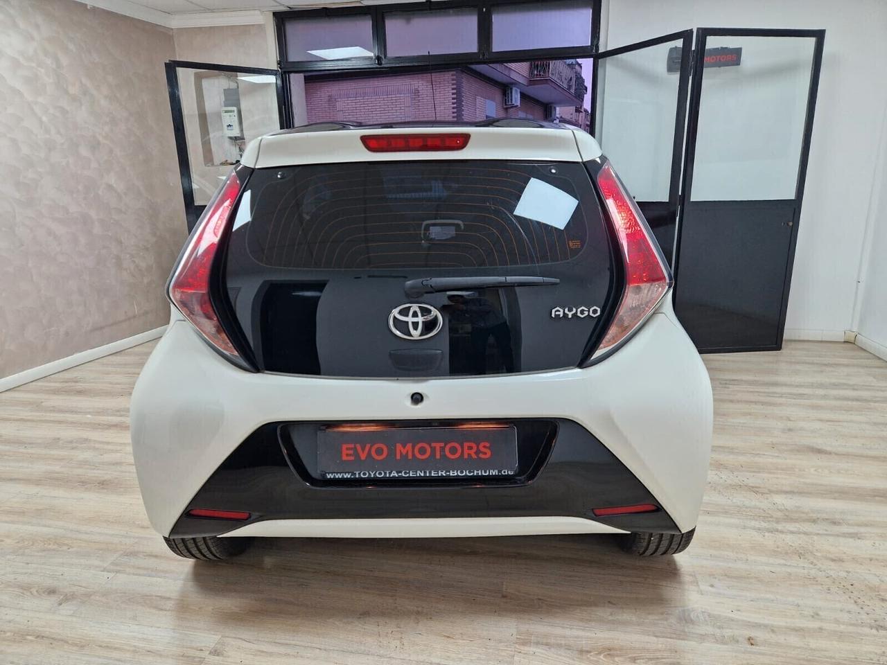 Toyota Aygo 1.0 VVT-i 69 CV 3 porte x-cool