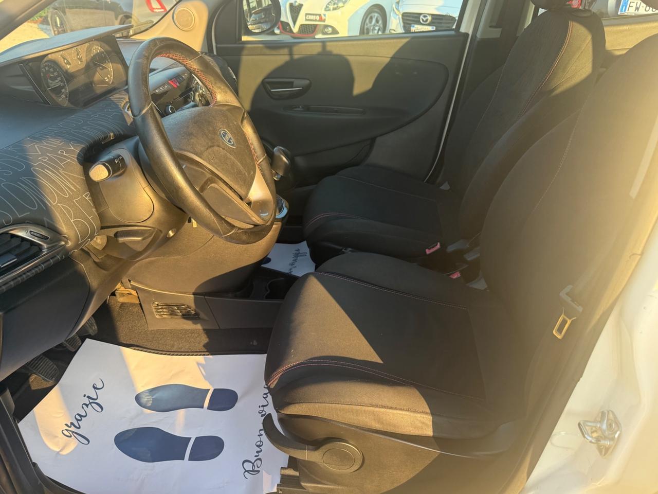 Lancia Ypsilon 0.9 TwinAir 85 CV 5 porte Metano Ecochic Elefantino