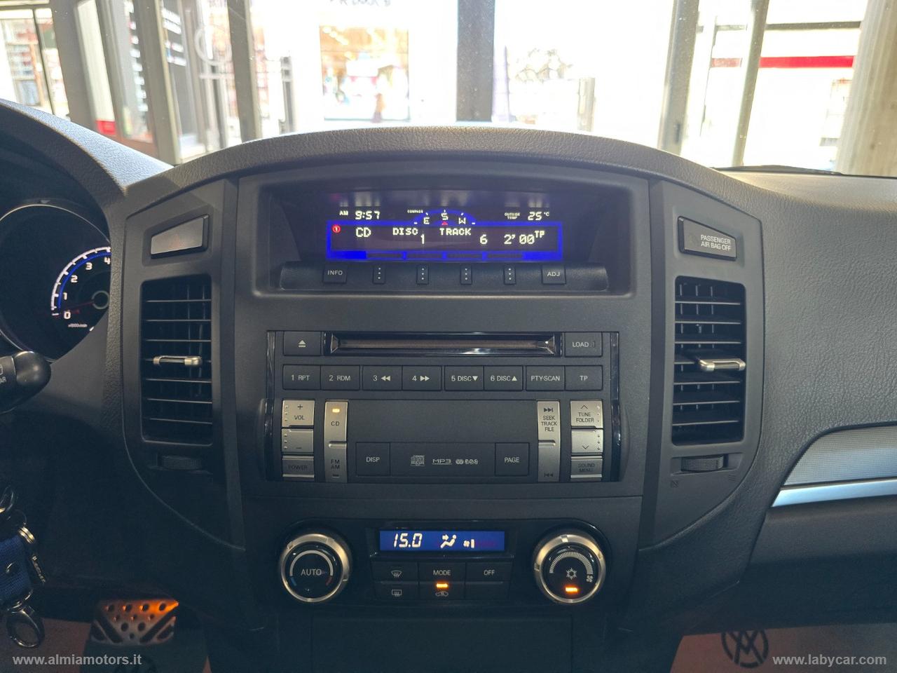 MITSUBISHI Pajero 3.2 DI-D 16V A/T 3p. Instyle