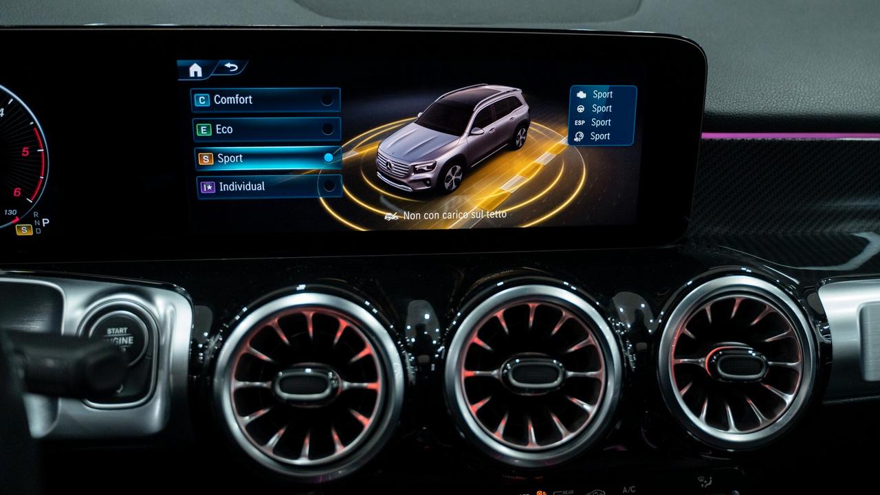 Mercedes-benz GLB 200 7 POSTI PREMIUM PLUS AMG TETTO LUCI XENO NAVI FULL