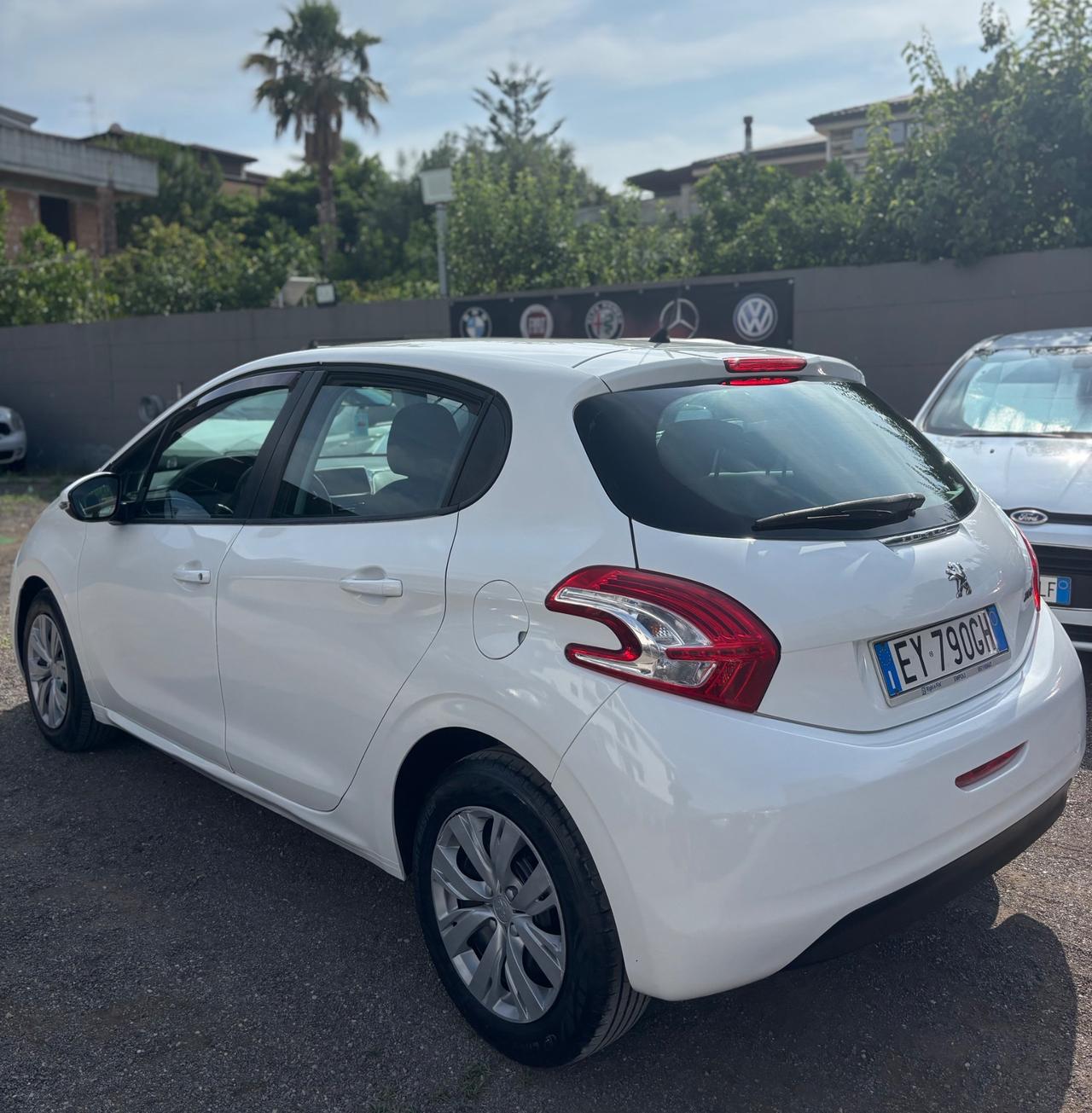 Peugeot 208 PureTech 82 5 porte Allure