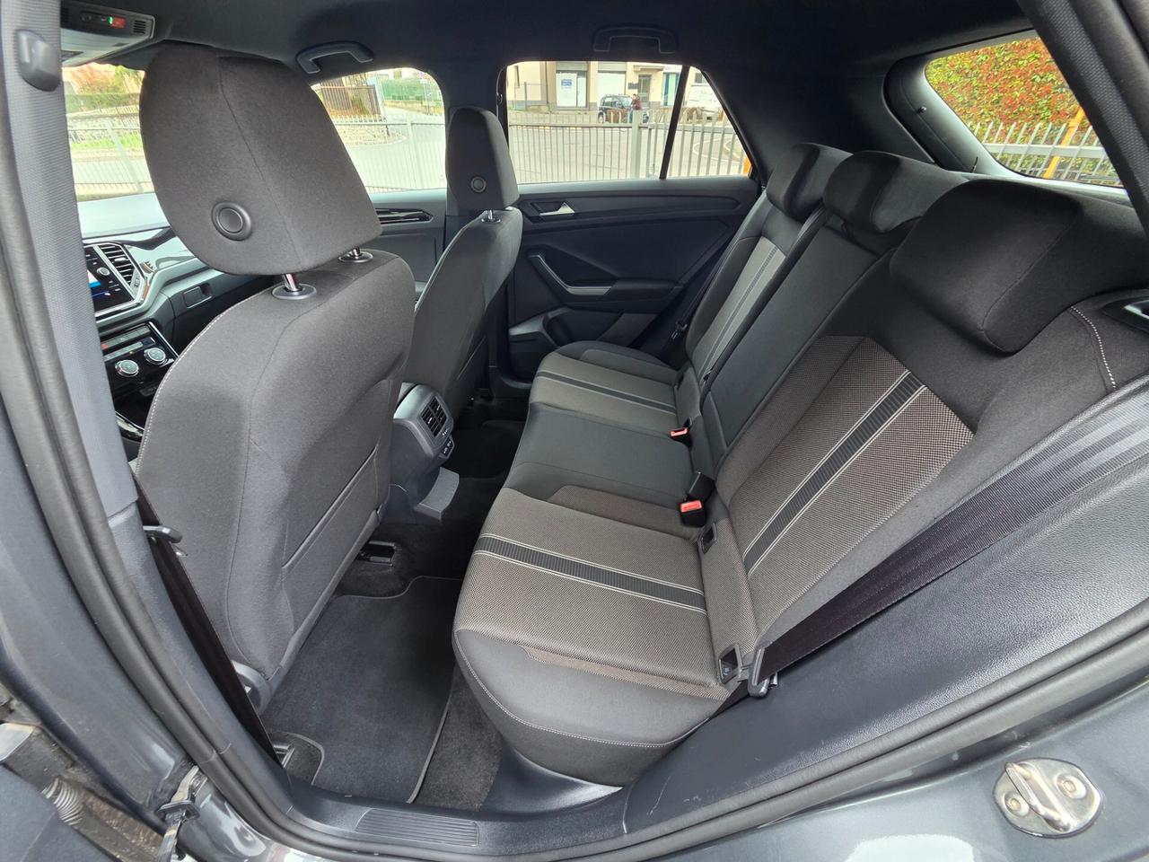 Volkswagen T-Roc 1.5 TSI 150cv Style / FULL LED + 18"