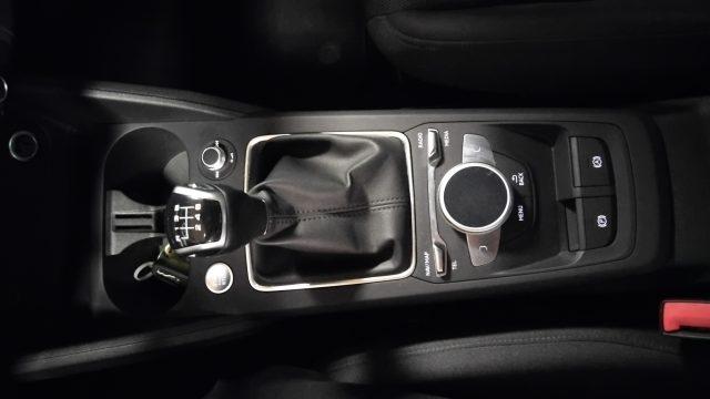AUDI Q2 30 TFSI Business Advanced