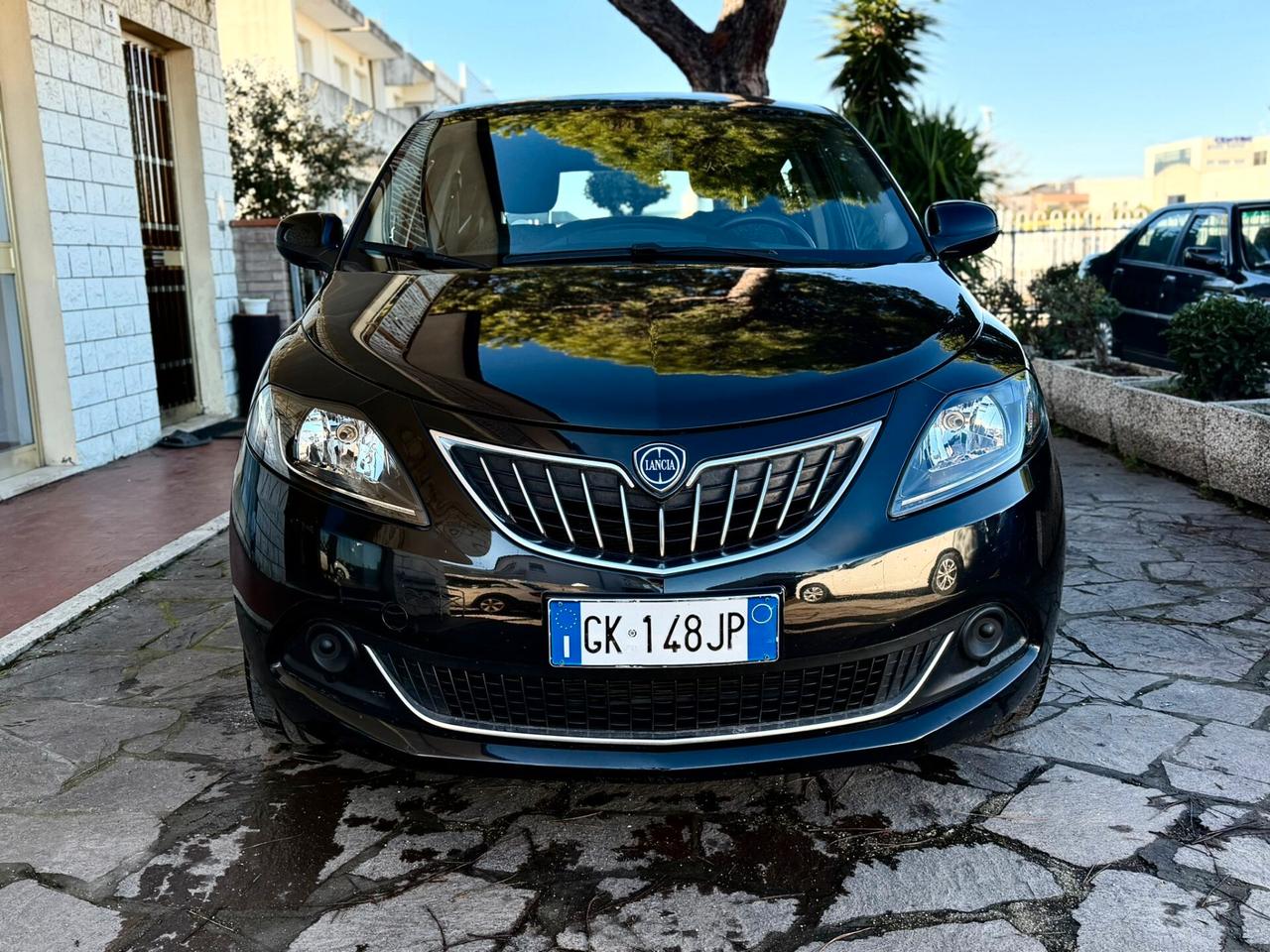 Lancia Ypsilon 1.0 FireFly 5 porte S&S Hybrid Silver