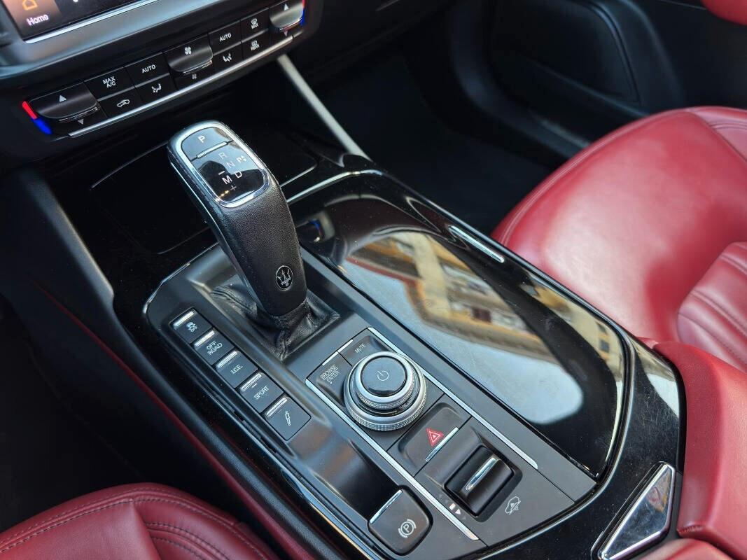 Maserati Levante V6 Diesel 275 CV AWD Granlusso