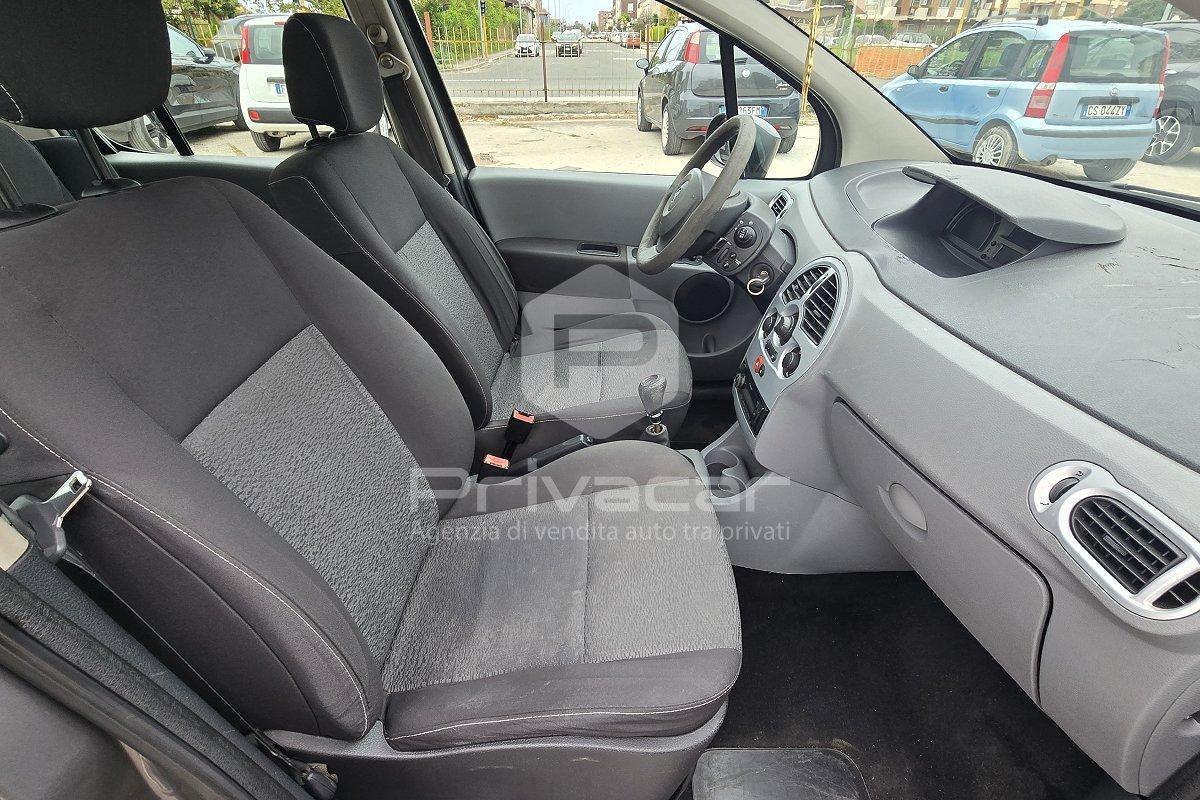 RENAULT Modus 1.2 16V Attractive