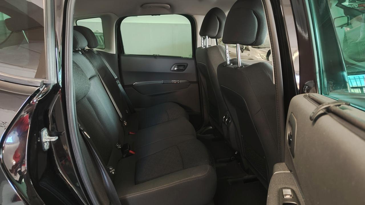 Peugeot 3008 1.6 HDi 115CV Business