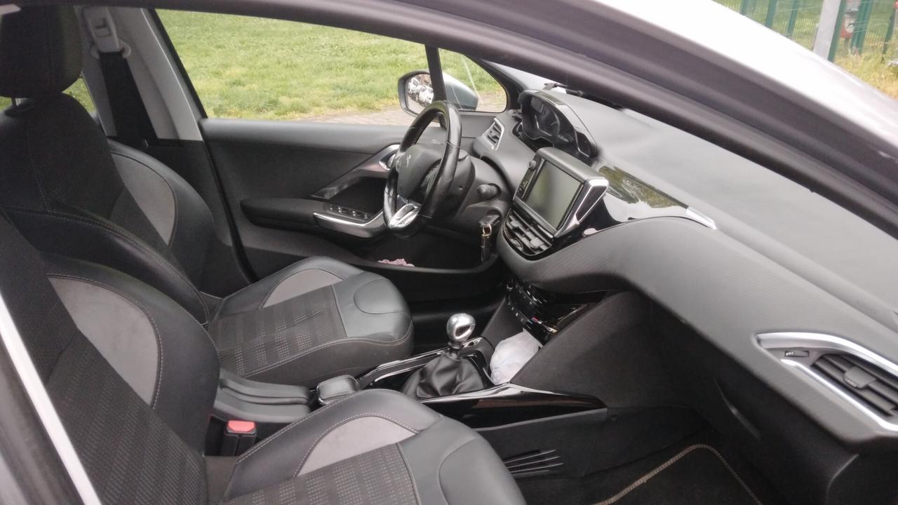 Peugeot 2008 BlueHDi 120 S&S Allure