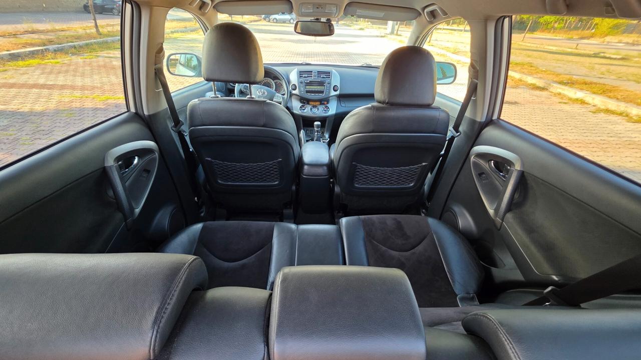 Toyota RAV 4 RAV4 Crossover 2.2 D-4D 150 CV DPF Exclusive