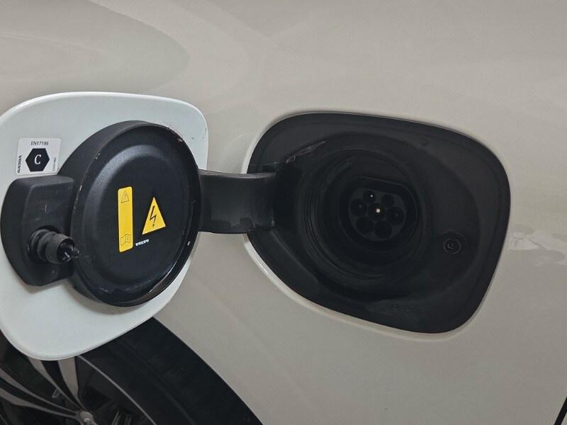 VOLVO XC60 (2017-->) XC60 T6 Recharge Plug-in H...