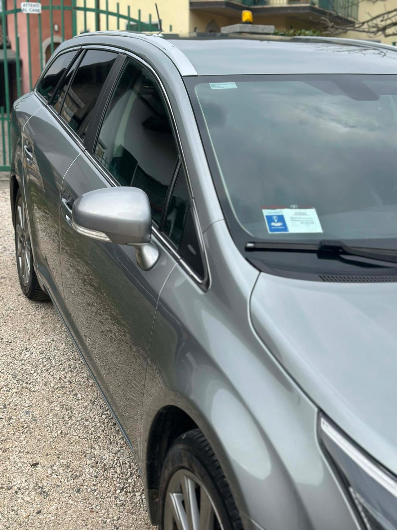 Toyota AVENSIS STYLE UNICOPR KMCERT GARAN