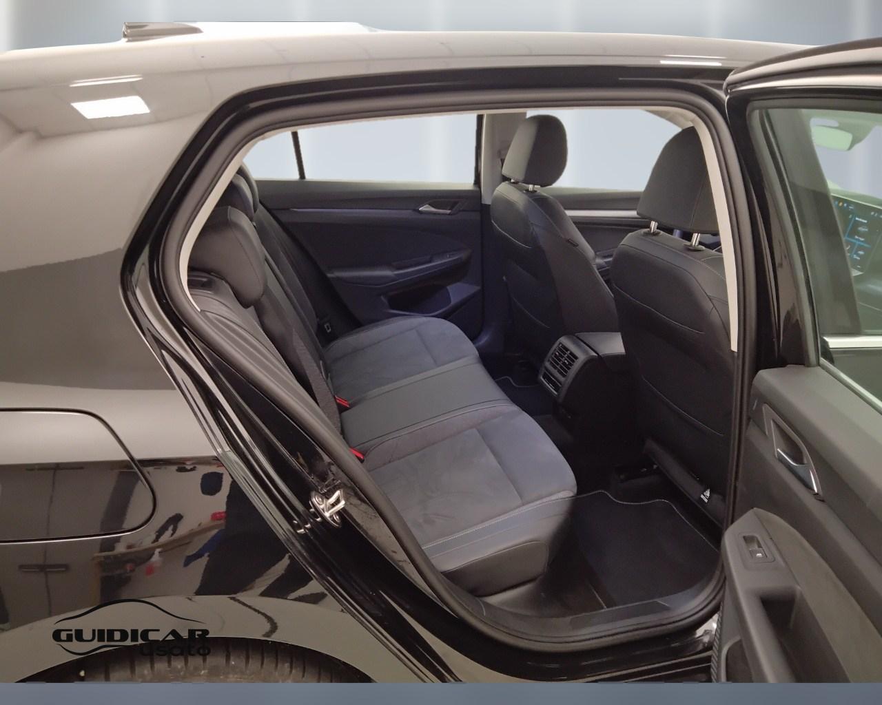 VOLKSWAGEN Golf VIII 2024 - Golf 2.0 tdi Life 150cv dsg