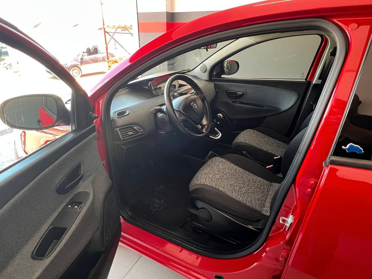 Lancia Ypsilon 1.2 69 CV 5 porte GPL Ecochic Gold