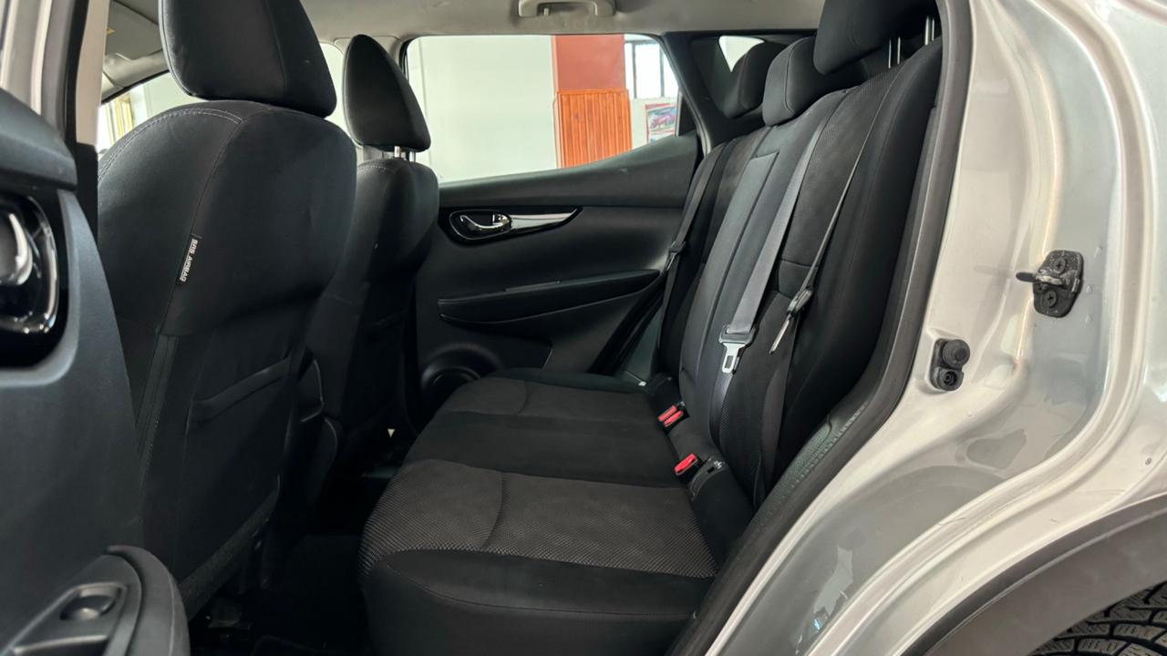 Nissan Qashqai 1.5 dCi DPF Tekna