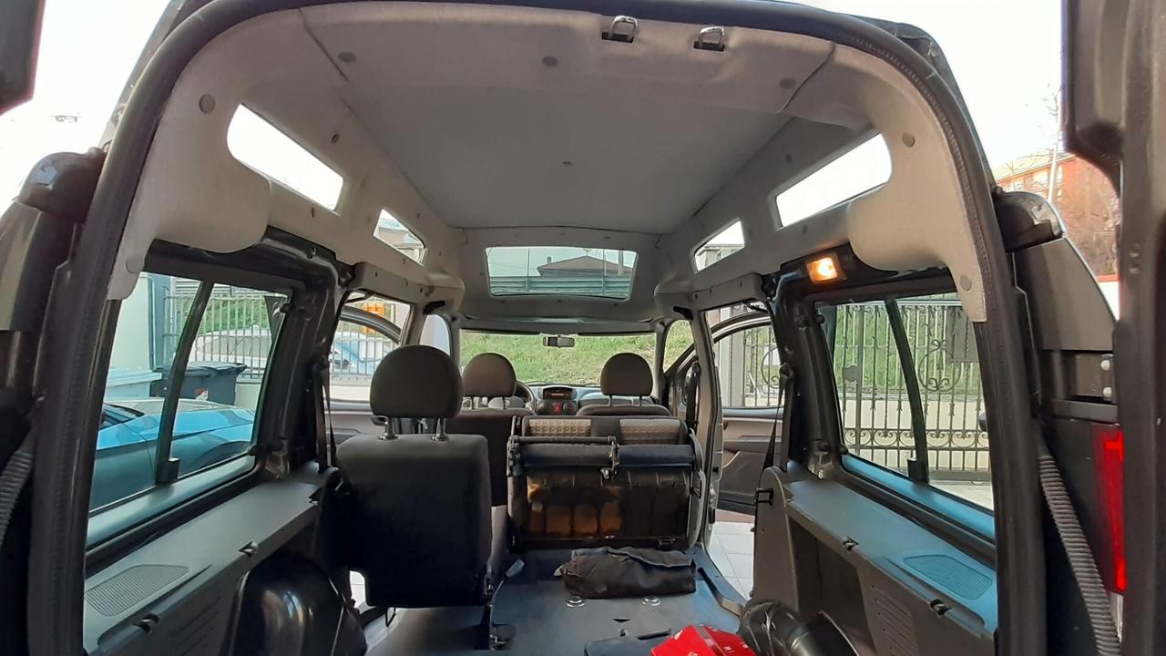 Doblò 1.4 benzina trasporto disabili pedana