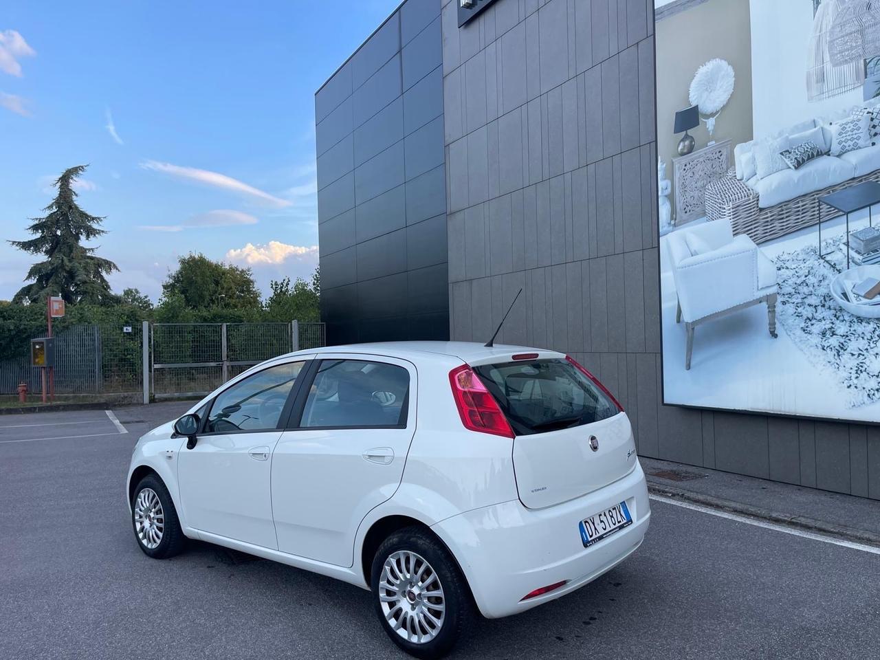 Fiat Grande Punto 1.4 5P Fun 57 kw