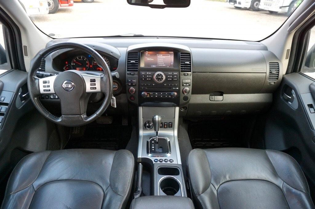 Nissan Navara 3.0 dCi 4 porte Double Cab LE V6