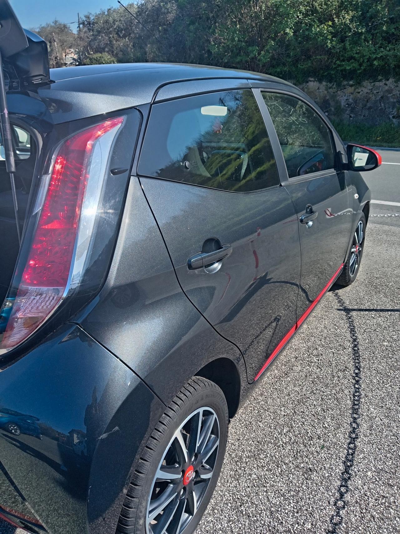 Toyota Aygo 1.0 VVT-i 69 CV 3 porte x-cool TSS